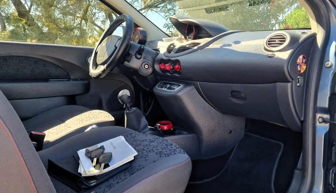 Renault Twingo 2009 - 4290 EUR, 146835 km - 146835km - foto 6 de 11
