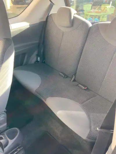 Peugeot 107 2008 - 4500 EUR, 171000 km - AUTO.MOTO.pt - 171000km - foto 12 de 17