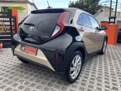 Toyota Aygo 2023 - 18950 EUR, 51990 km - AUTO.MOTO.pt - 51990km - foto 7 de 12