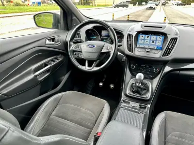 Ford Kuga 2017 - 15450 EUR, 78000 km - AUTO.MOTO.pt - 78000km - foto 56 de 60