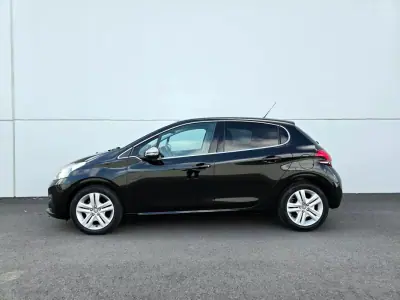 Peugeot 208 2019 - 9750 EUR, 75000 km - AUTO.MOTO.pt - 75000km - foto 4 de 37
