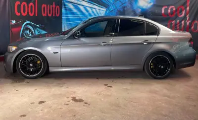 BMW 318 2010 - 10999 EUR, 181000 km - AUTO.MOTO.pt - 181000km - foto 3 de 46