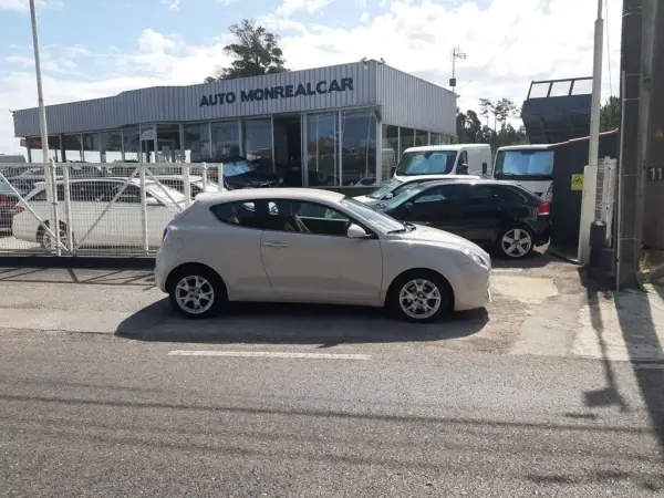 Alfa Romeo MiTo 2018 - 8000 EUR, 234180 km - AUTO.MOTO.pt - 234180km - foto 2 de 46