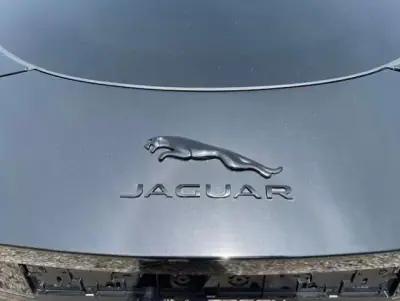 Jaguar F-Type 2023 - 70000 EUR, 21800 km - AUTO.MOTO.pt - 21800km - foto 18 de 37