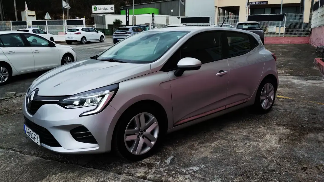 Renault Clio 2020 - 13500 EUR, 149999 km - AUTO.MOTO.pt - 149999km - foto 8 de 37
