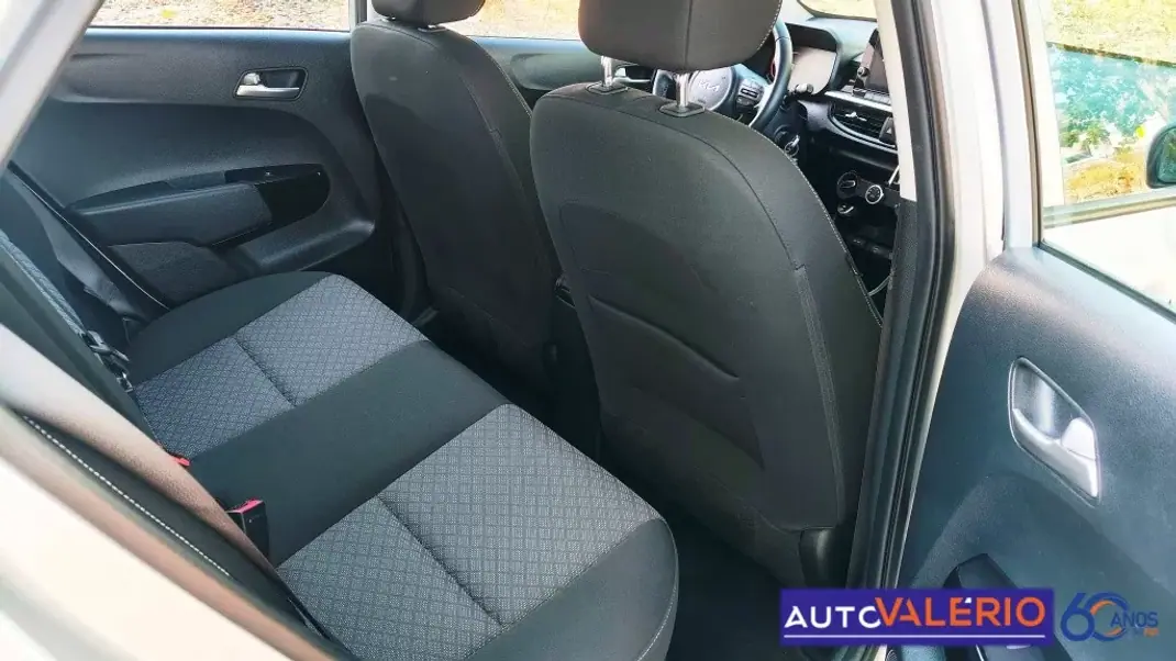 Kia Picanto 2025 - 15950 EUR, 28390 km - 28390km - foto 29 de 32