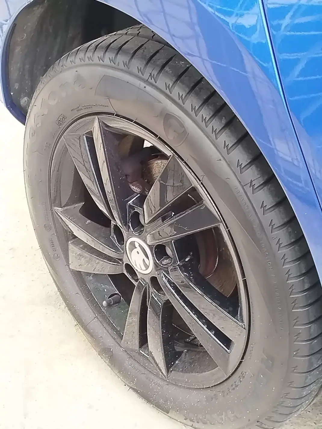 Skoda Fabia 2021 - 11800 EUR, 120100 km - AUTO.MOTO.pt - 120100km - foto 3 de 12