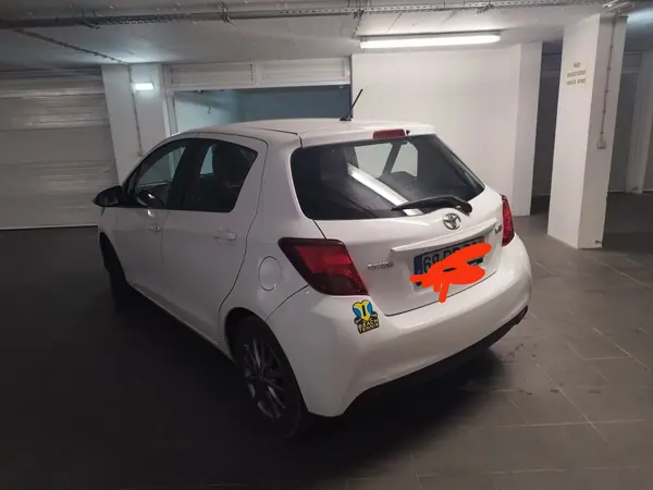 Toyota Yaris 2016 - 10500 EUR, 116000 km - 116000km - foto 9 de 11