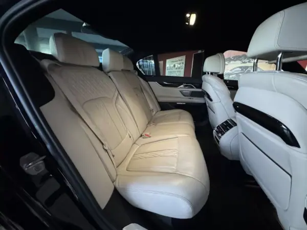 BMW 730 2017 - 44990 EUR, 79085 km - AUTO.MOTO.pt - 79085km - foto 15 de 30