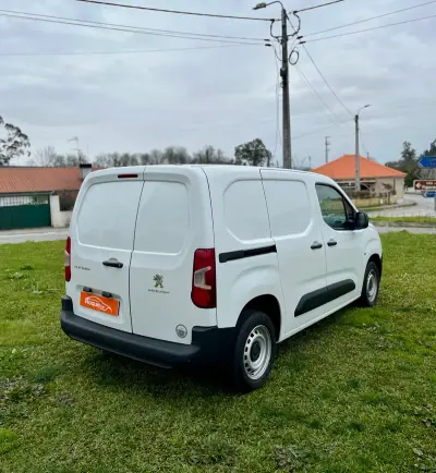 Peugeot PARTNER GIRAFON 2020 - 13900 EUR, 63682 km - AUTO.MOTO.pt - 63682km - foto 5 de 12