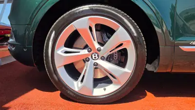 Bentley Bentayga 2020 - 185000 EUR, 62037 km - AUTO.MOTO.pt - 62037km - foto 6 de 31