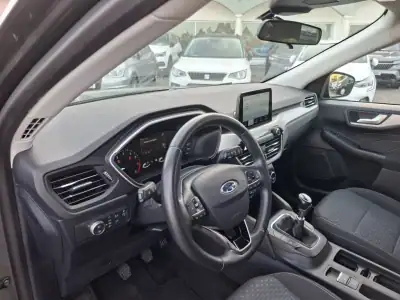 Ford Kuga 2021 - 21000 EUR, 59800 km - AUTO.MOTO.pt - 59800km - foto 32 de 36