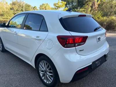 Kia Rio 2020 - 12999 EUR, 40000 km - 40000km - foto 6 de 11