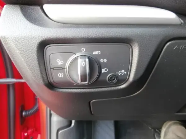 Audi A3 Sportback 2015 - 17500 EUR, 195633 km - AUTO.MOTO.pt - 195633km - foto 26 de 41