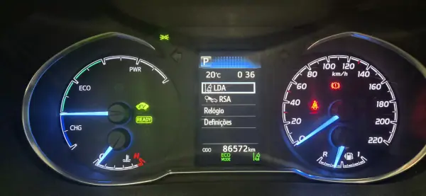 Toyota Yaris 2018 - 15990 EUR, 86572 km - AUTO.MOTO.pt - 86572km - foto 27 de 41