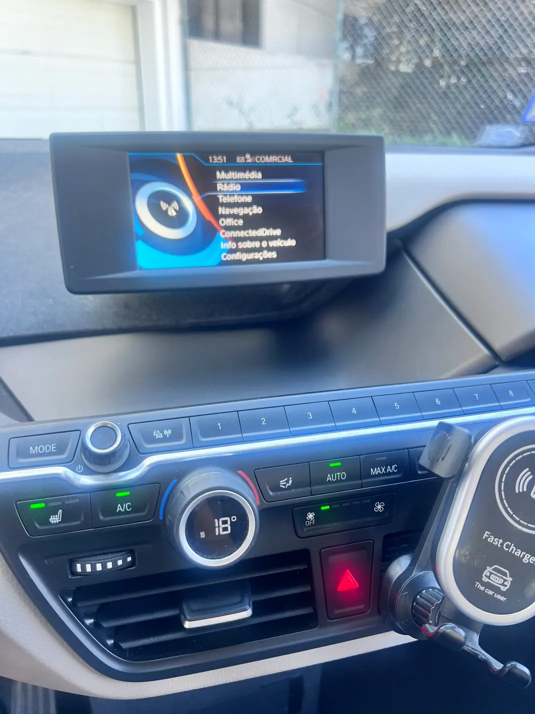 BMW i3 2016 - 9900 EUR, 166500 km - AUTO.MOTO.pt - 166500km - foto 12 de 15