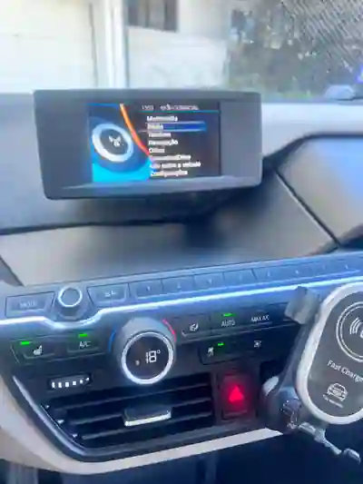 BMW i3 2016 - 9900 EUR, 166500 km - AUTO.MOTO.pt - 166500km - foto 12 de 15