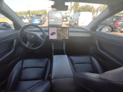 Tesla Model 3 2019 - 22900 EUR, 173000 km - AUTO.MOTO.pt - 173000km - foto 12 de 19