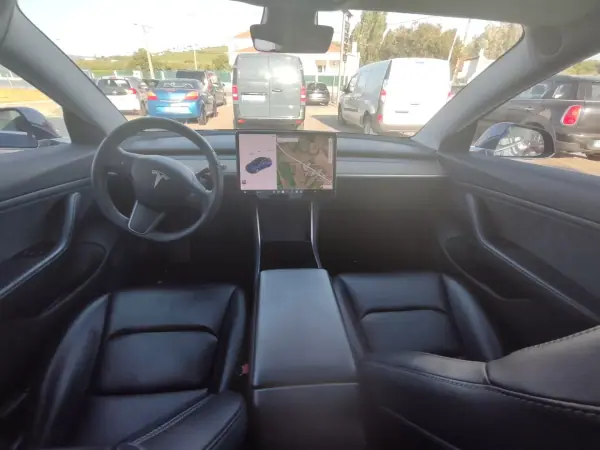 Tesla Model 3 2019 - 22900 EUR, 173000 km - AUTO.MOTO.pt - 173000km - foto 12 de 19