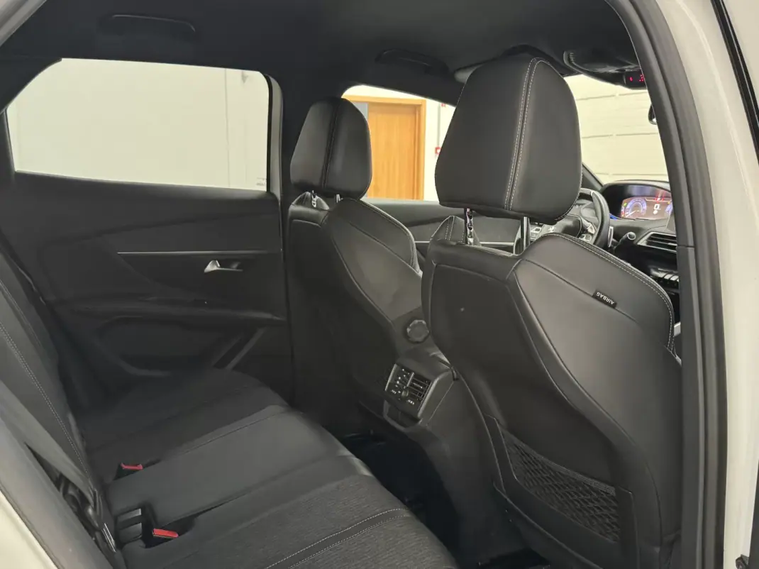 Peugeot 3008 2019 - 18990 EUR, 67000 km - AUTO.MOTO.pt - 67000km - foto 19 de 22