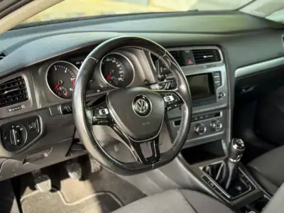 Volkswagen Golf 2015 - 13800 EUR, 124900 km - AUTO.MOTO.pt - 124900km - foto 5 de 12