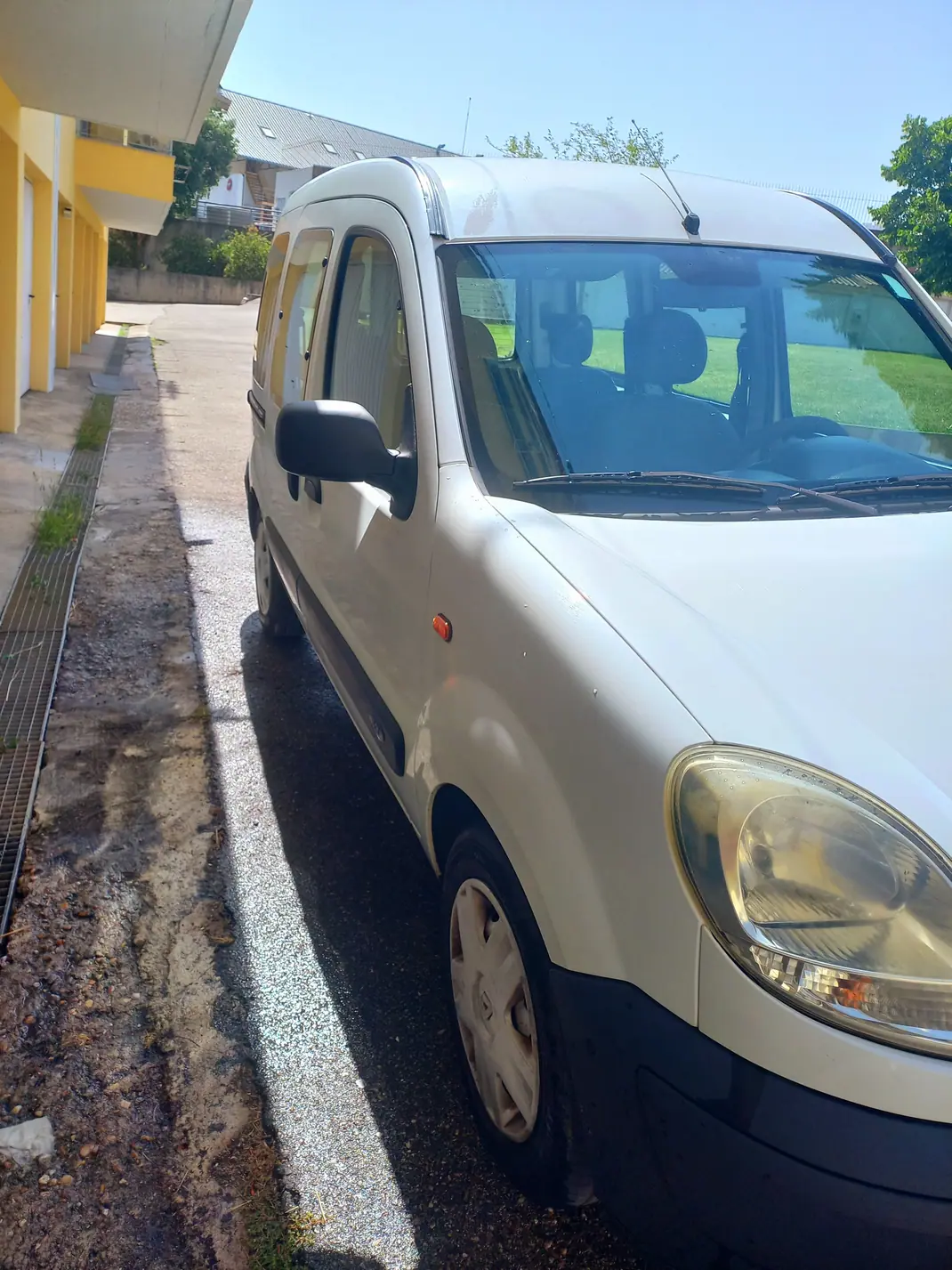 Renault Kangoo 2004 - 4400 EUR, 266000 km - 266000km - foto 2 de 12