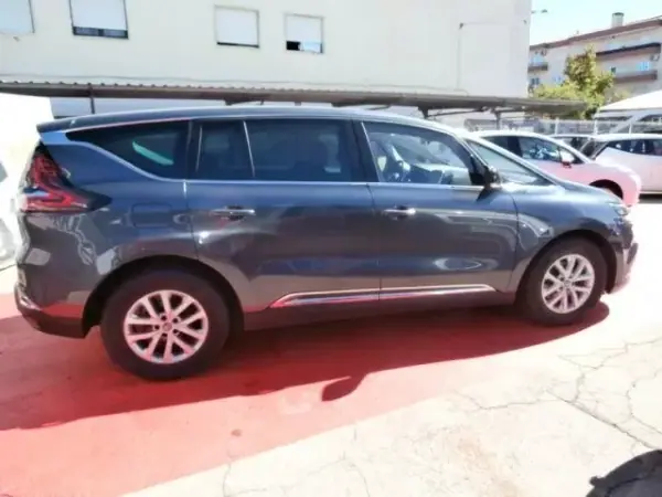 Renault Espace 2018 - 22600 EUR, 151275 km - AUTO.MOTO.pt - 151275km - foto 9 de 34