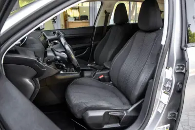 Peugeot 308 SW 2019 - 8250 EUR, 315740 km - AUTO.MOTO.pt - 315740km - foto 25 de 37
