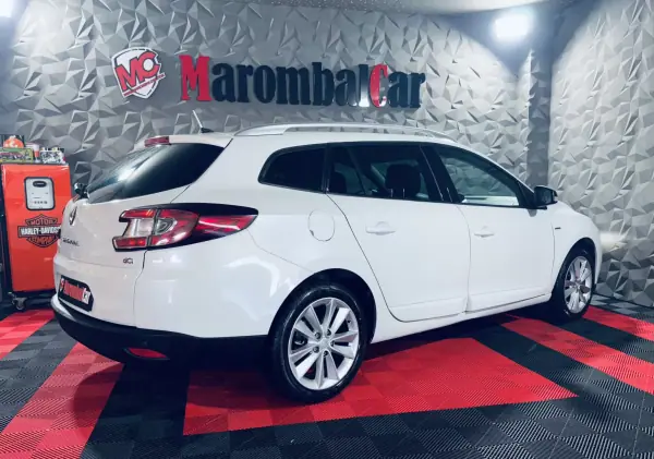 Renault Mégane Sport Tourer 2012 - 7990 EUR, 307778 km - AUTO.MOTO.pt - 307778km - foto 9 de 19