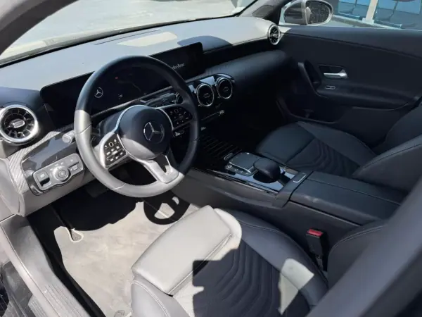 Mercedes-Benz A 180 2022 - 26900 EUR, 148000 km - AUTO.MOTO.pt - 148000km - foto 7 de 11