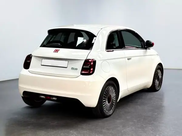 Fiat 500e 2022 - 14990 EUR, 10540 km - 10540km - foto 5 de 53
