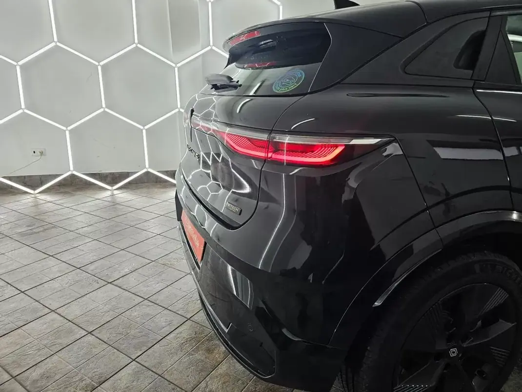 Renault Mégane E-Tech 2024 - 26650 EUR, 106 km - AUTO.MOTO.pt - 106km - foto 7 de 16