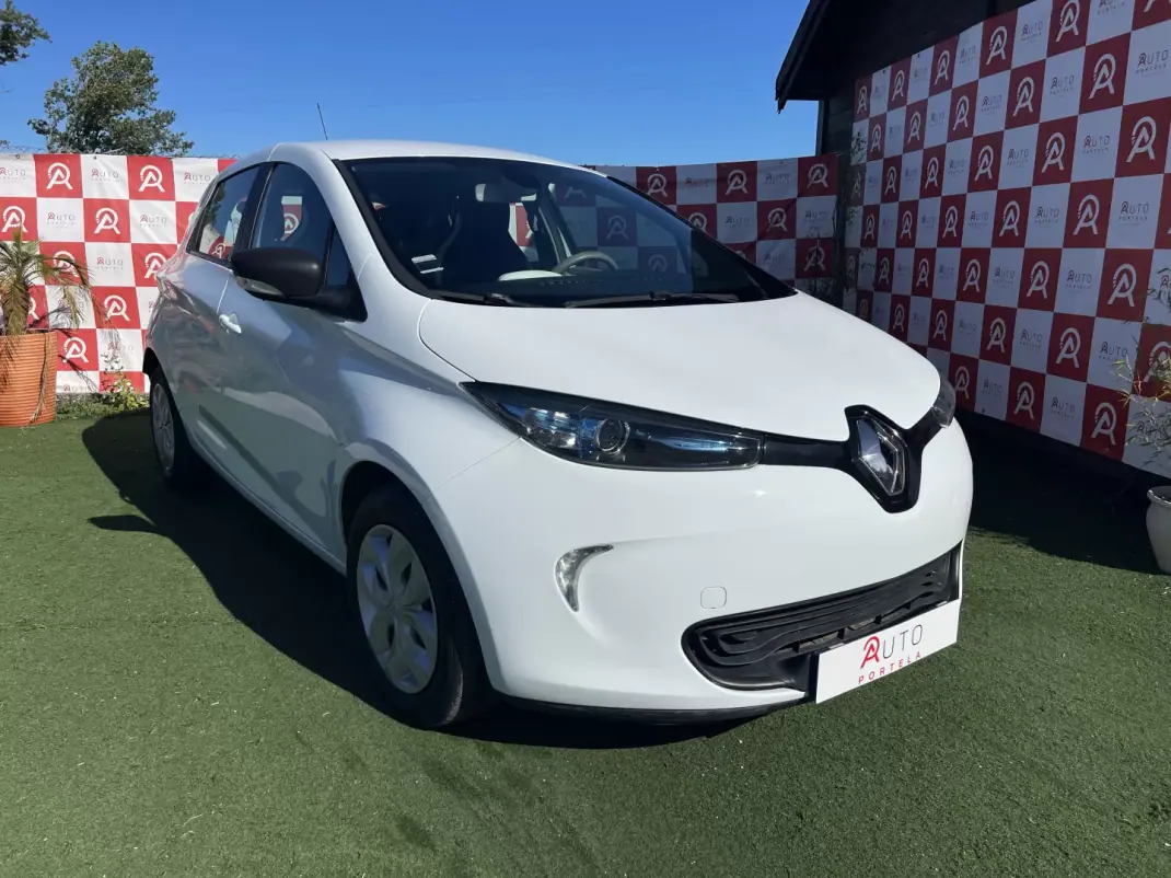 Renault Zoe 2018 - 11490 EUR, 75380 km - AUTO.MOTO.pt - 75380km - foto 1 de 19