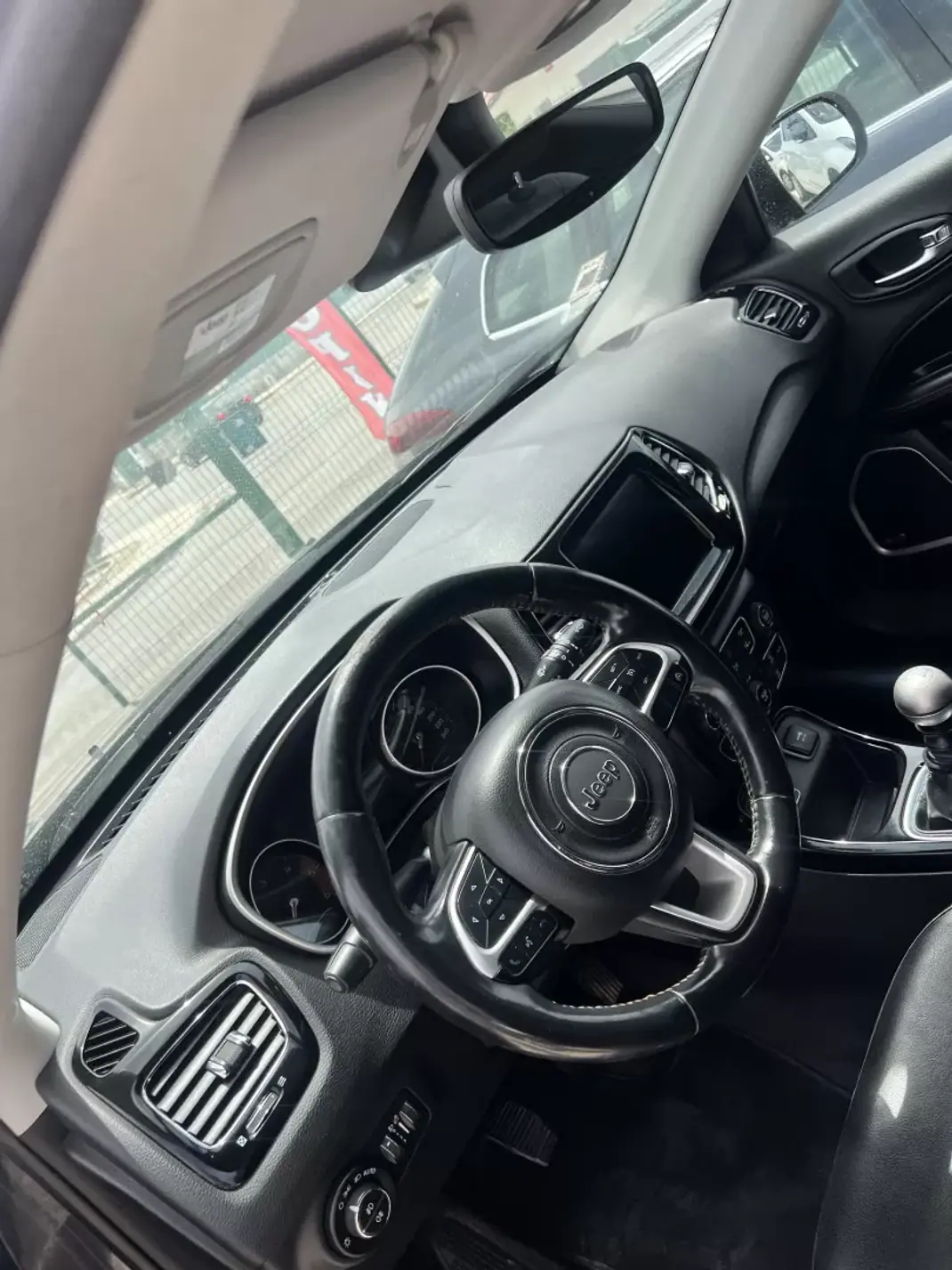 Jeep Compass 2019 - 13450 EUR, 231000 km - 231000km - foto 5 de 7