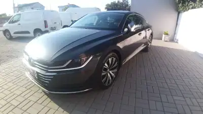 Volkswagen Arteon 2019 - 26650 EUR, 90000 km - AUTO.MOTO.pt - 90000km - foto 5 de 38
