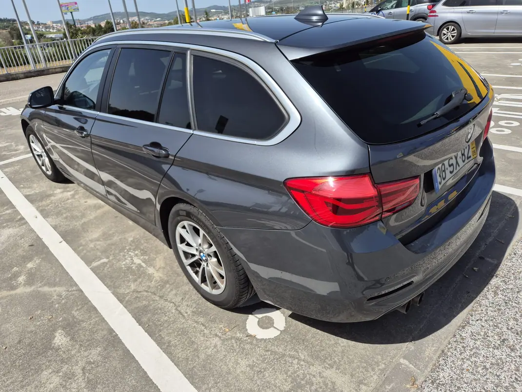 BMW 320 2017 - 12000 EUR, 342700 km - AUTO.MOTO.pt - 342700km - foto 2 de 6
