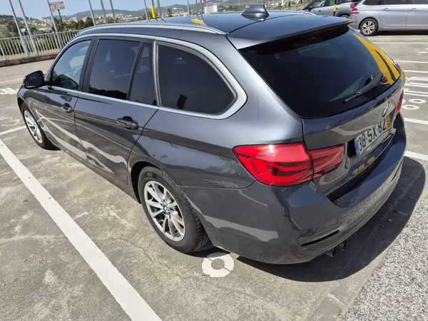 BMW 320 2017 - 12000 EUR, 342700 km - AUTO.MOTO.pt - 342700km - foto 2 de 6