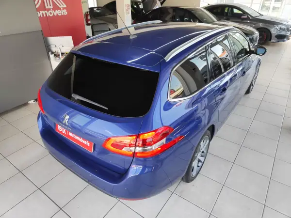 Peugeot 308 SW 2018 - 8950 EUR, 229000 km - AUTO.MOTO.pt - 229000km - foto 12 de 37