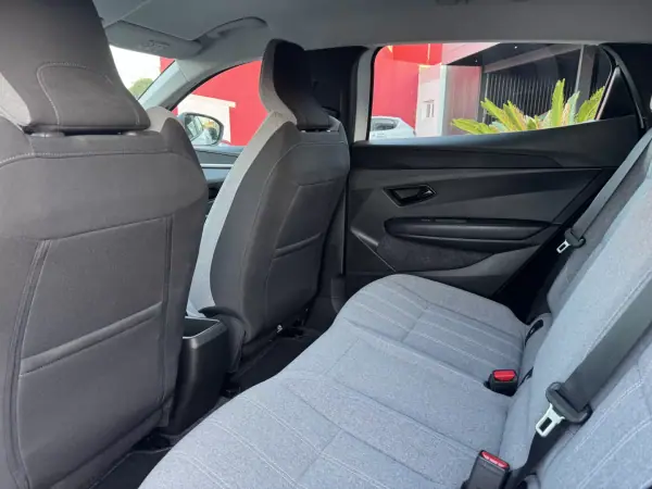 Renault Mégane E-Tech 2022 - 22500 EUR, 96000 km - AUTO.MOTO.pt - 96000km - foto 18 de 44