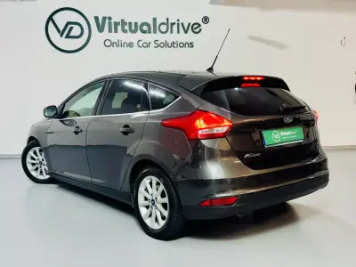 Ford Focus 2015 - 9750 EUR, 182000 km - AUTO.MOTO.pt - 182000km - foto 10 de 49