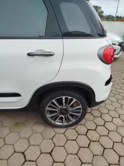 Fiat 500L 2019 - 15800 EUR, 98150 km - AUTO.MOTO.pt - 98150km - foto 2 de 8