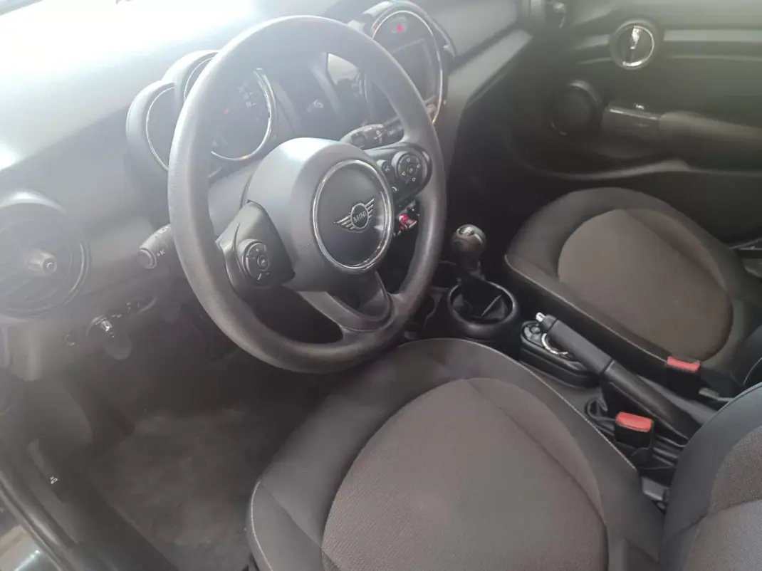 MINI 5 Portas 2019 - 13490 EUR, 199185 km - 199185km - foto 10 de 34