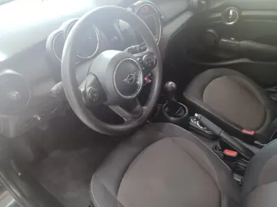 MINI 5 Portas 2019 - 13490 EUR, 199185 km - AUTO.MOTO.pt - 199185km - foto 10 de 34