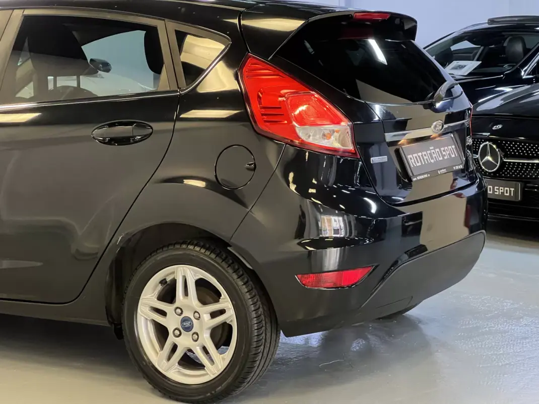 Ford Fiesta 2012 - 6490 EUR, 180000 km - AUTO.MOTO.pt - 180000km - foto 22 de 38
