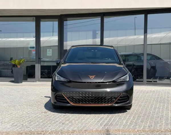 Cupra Born 2022 — foto 2 de 15