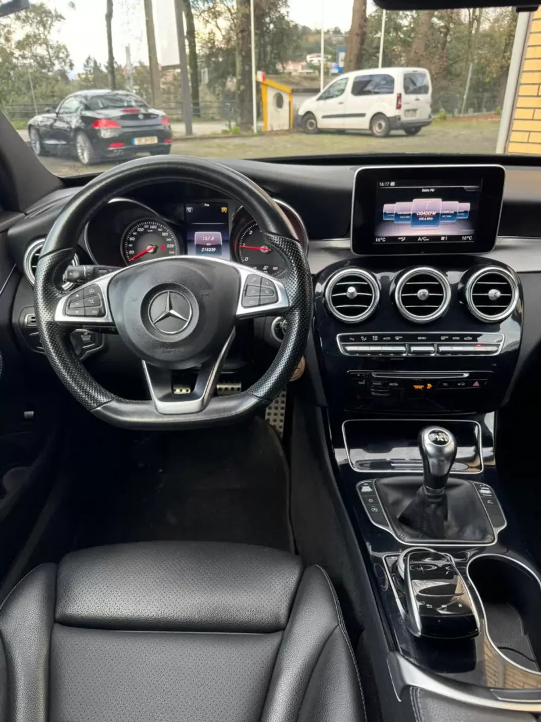 Mercedes-Benz C 200 2017 - 22500 EUR, 214300 km - AUTO.MOTO.pt - 214300km - foto 10 de 15