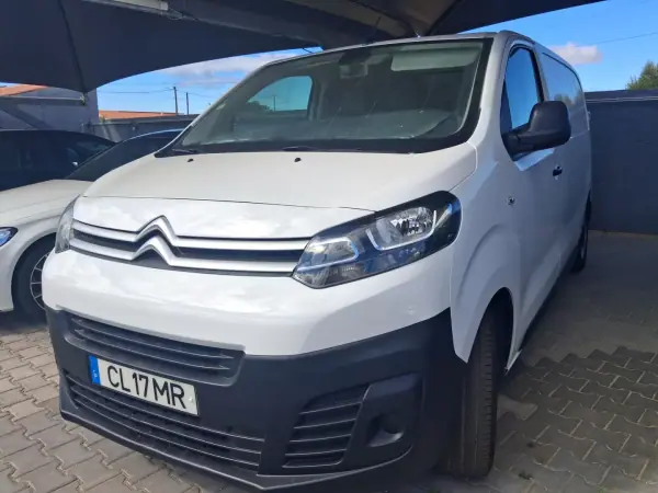 Citroën Jumpy blue hdi 2019 Diesel — 160 000 km · Faro Citroën Jumpy blue hdi 2019 Diesel