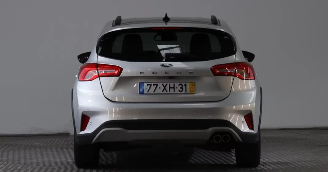 Ford Focus 2019 - 13999 EUR, 88212 km - AUTO.MOTO.pt - 88212km - foto 8 de 14