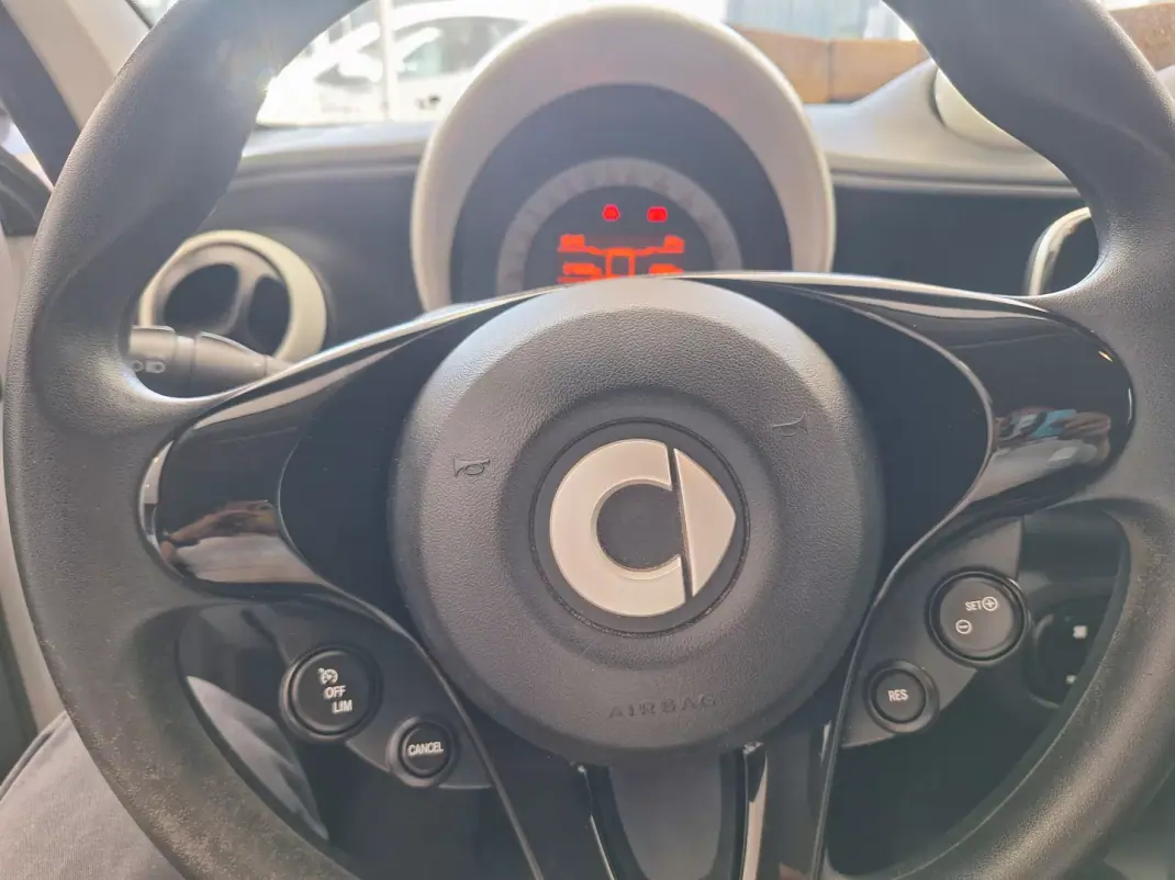 Smart ForFour 2015 - 8490 EUR, 97000 km - 97000km - foto 5 de 14