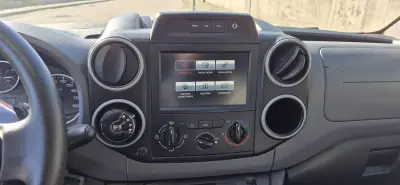 Citroën Berlindo 1.6 HDi Caixa Automatica 2018 - 12000 EUR, 180000 km - AUTO.MOTO.pt - 180000km - foto 11 de 19